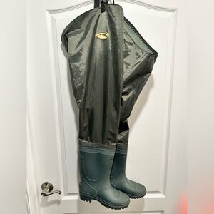 Rustic Ridge Green Lightweight and Breathable Hip Wading Fishing Boots, Size 8